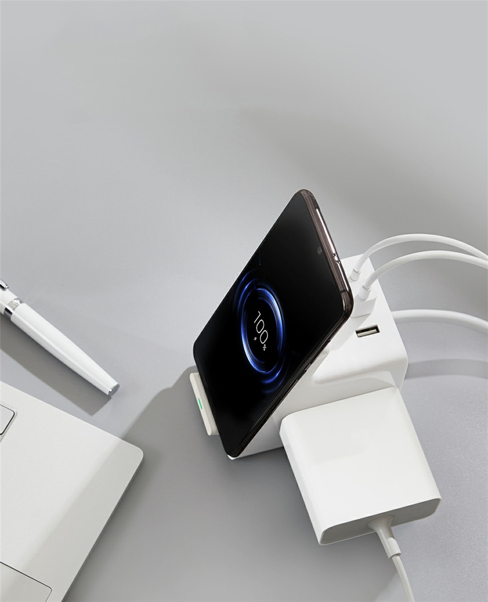 Xiaomi Vertical Wireless Charging Socket with 18W Max 3 USB Port