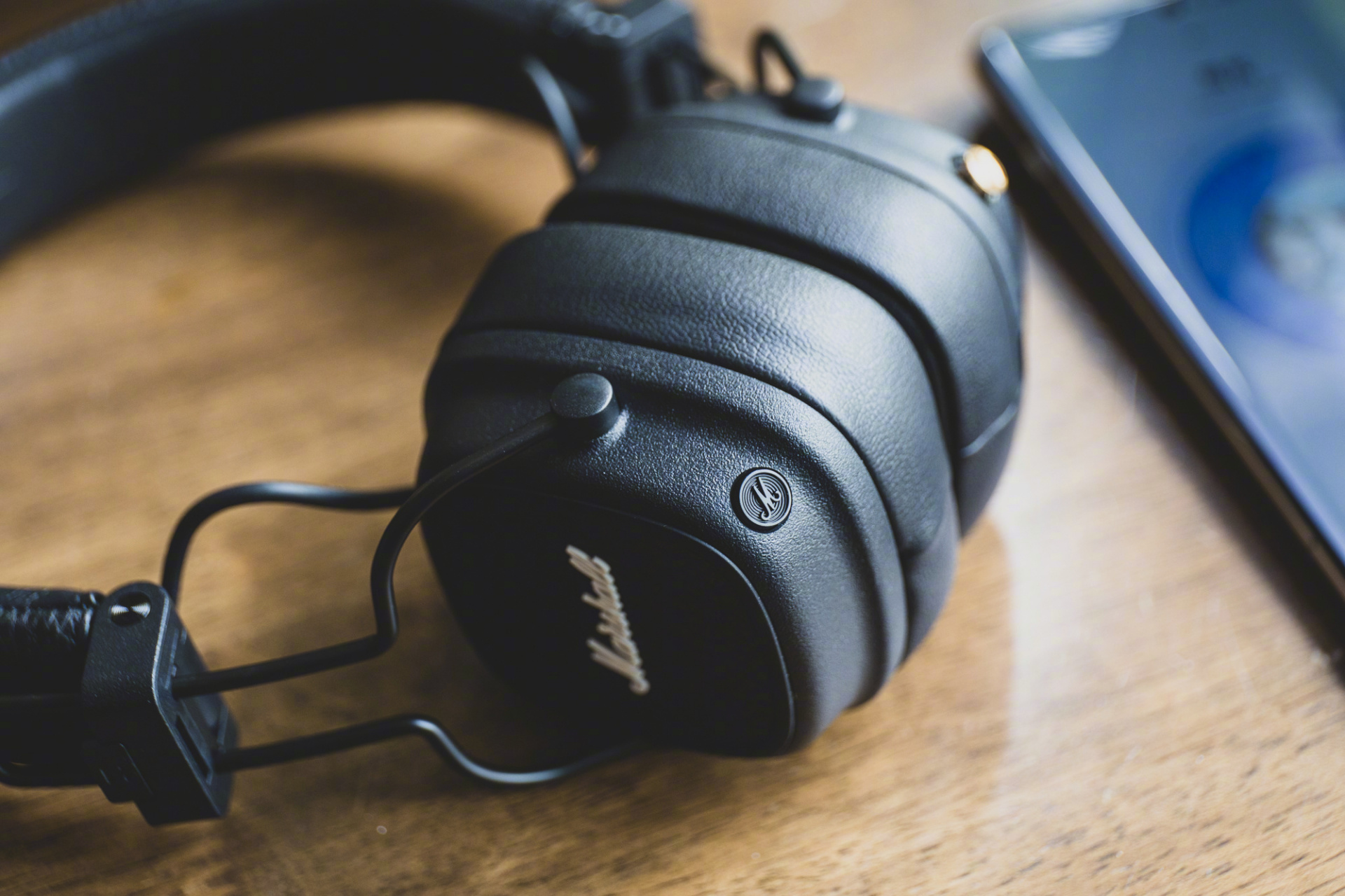 Marshall Major V Bluetooth Headphones Review Inheriting rock genes and having super long battery life