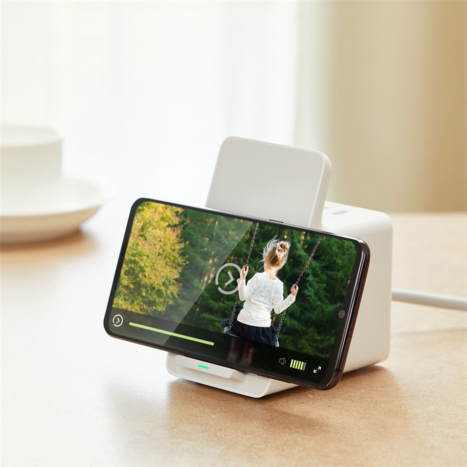 Xiaomi Vertical Wireless Charging Socket with 18W Max 3 USB Port